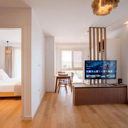 Promar & Apartment Himare